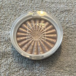OFRA Highlighter